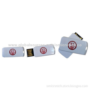 Retractable USB flash drive with swivel case